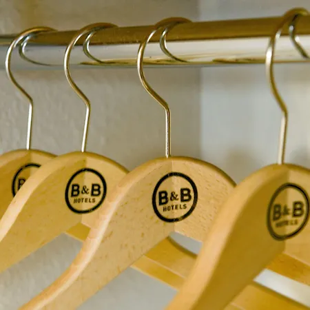 Hotel Paris Porte De 3*