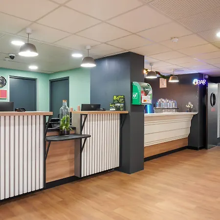 Hotel Paris Porte De 3*