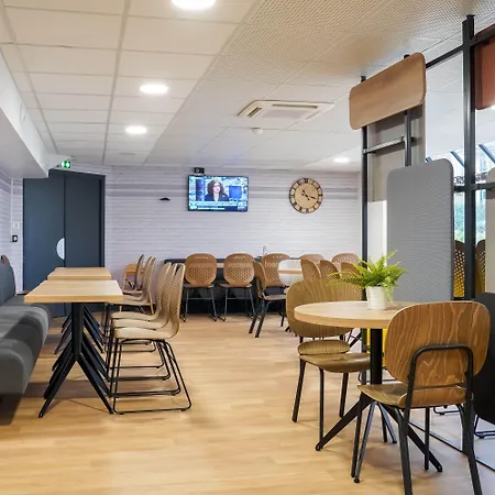 Hotel Paris Porte De 3*