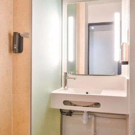 Paris Porte De ホテル 3*
