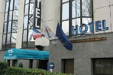 Hotel Paris Porte De 3*